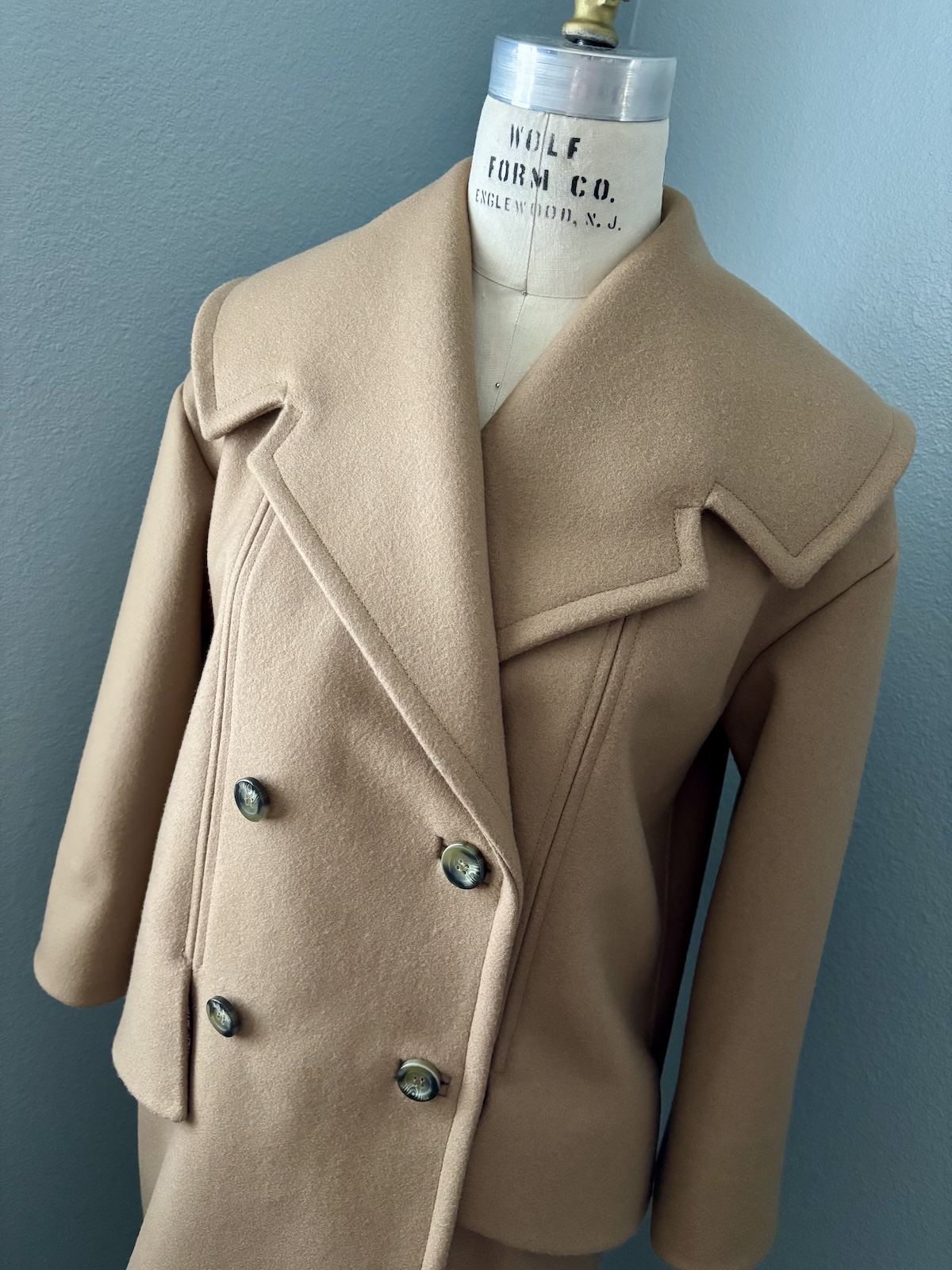 A New Camel Coat with Retro Style